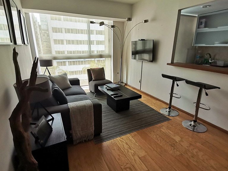 Stunning Apartment Just Steps Away from Plaza Antara and Car