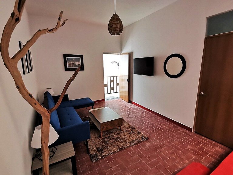 DIVINE 5 GUESTS FLAT @ THE MAIN SQUARE (CLEANING)