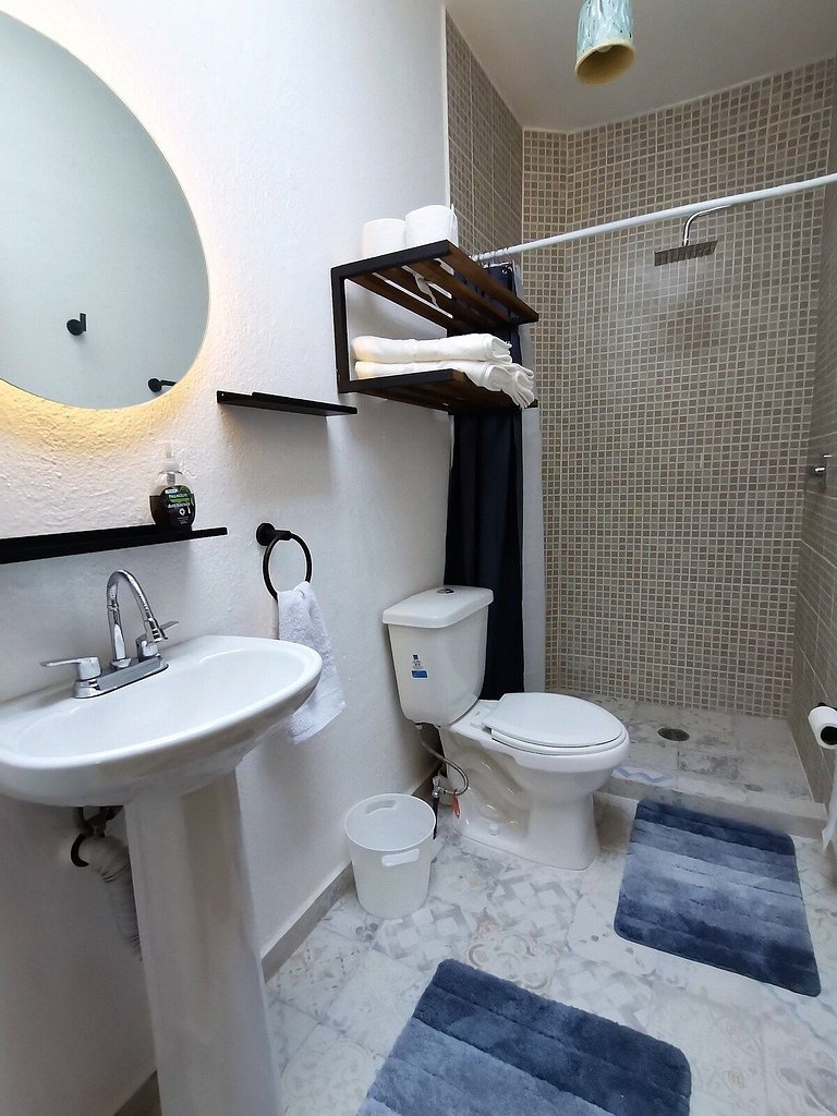 DIVINE 5 GUESTS FLAT @ THE MAIN SQUARE (CLEANING)