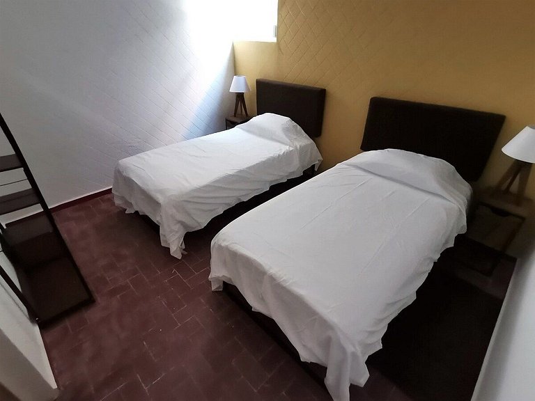 DIVINE 5 GUESTS FLAT @ THE MAIN SQUARE (CLEANING)