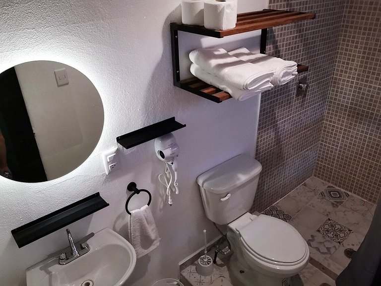 DIVINE 5 GUESTS FLAT @ THE MAIN SQUARE (CLEANING)