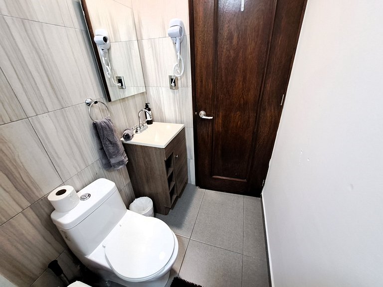 Ideal+Moderno p/6 en Super Condo por Antara/Sumaya