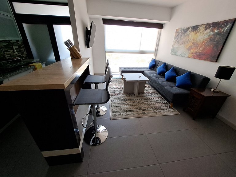 Ideal+Moderno p/6 en Super Condo por Antara/Sumaya