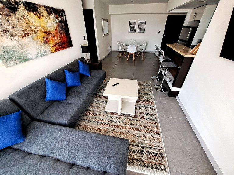 Ideal+Moderno p/6 en Super Condo por Antara/Sumaya