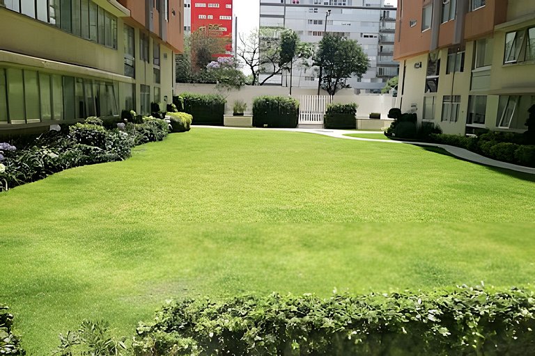 Super Apt f/5 in the Trendiest Area: Antara&Sumaya