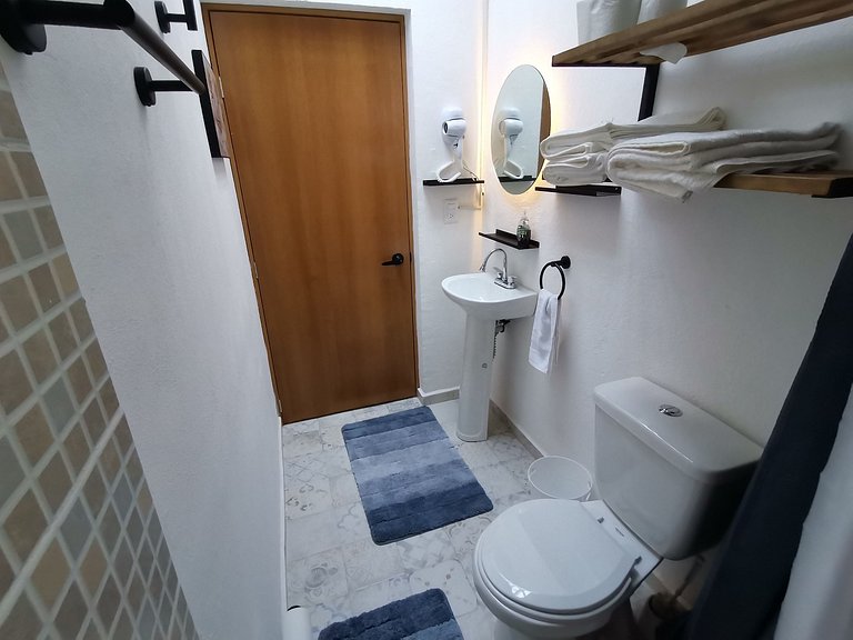 DIVINE 5 GUESTS FLAT @ THE MAIN SQUARE (CLEANING)